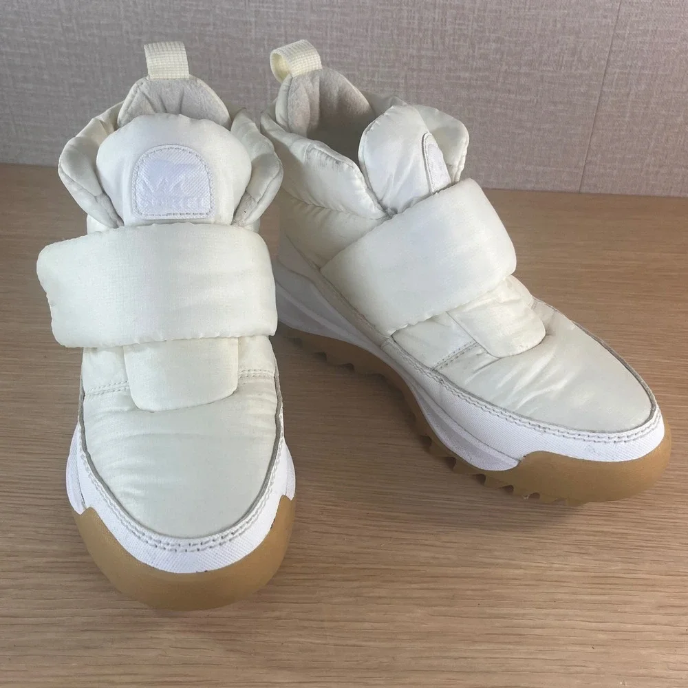 Sorel Kinetic Impact Puffy Zip Boots White Women's 6.5 Waterproof Winter